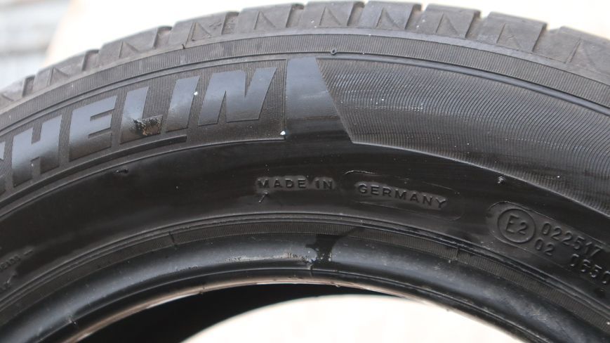 Літні шини Michelin 330 фото