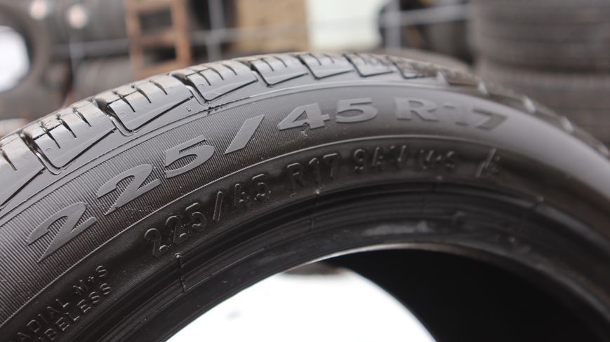 Літні шини Pirelli 355 фото