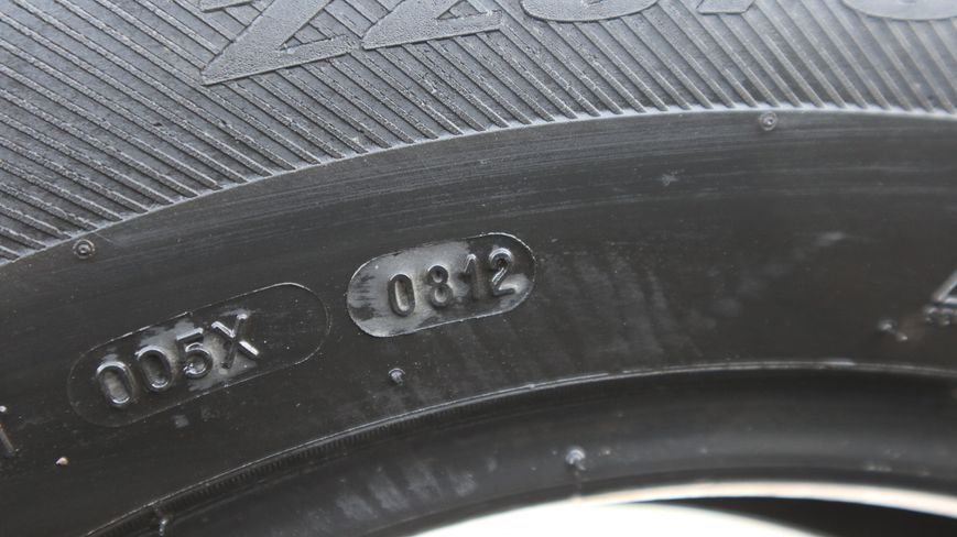 Літні шини Michelin 328 фото