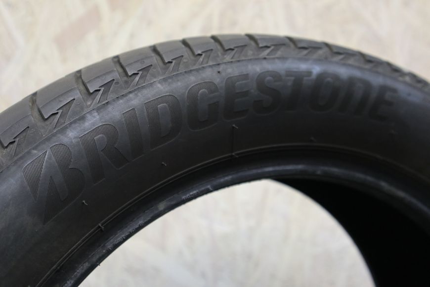 Літні шини Bridgestone 216 фото