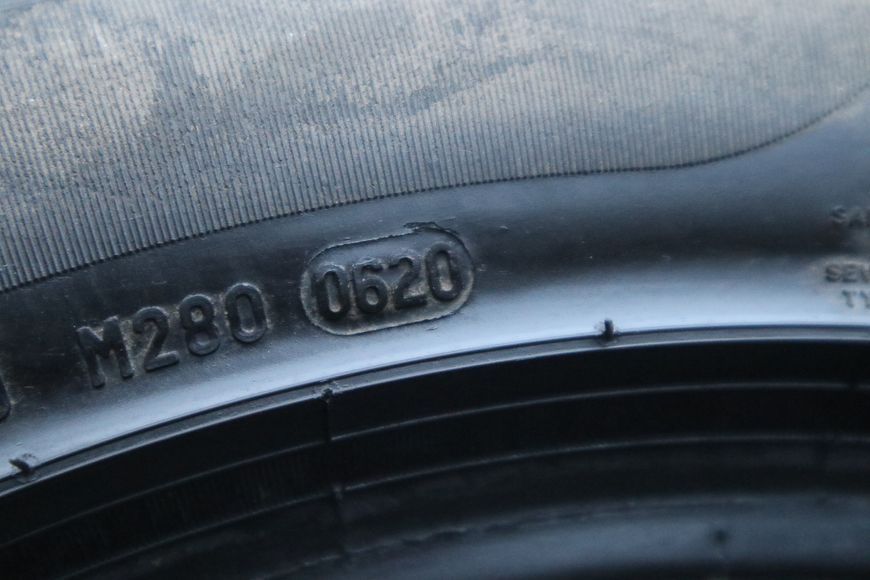 Літні шини Pirelli 271 фото
