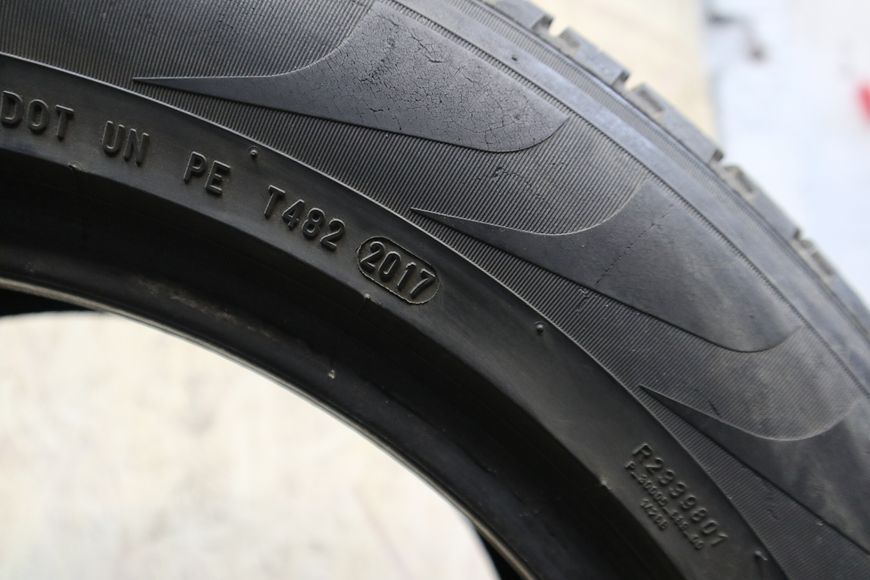 Літні шини Pirelli 166 фото