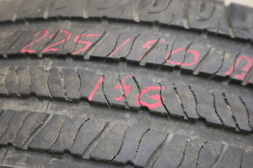 Літні шини Goodyear 156 фото