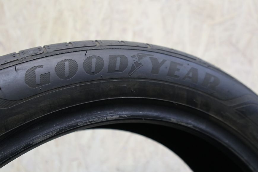 Літні шини Goodyear 201 фото