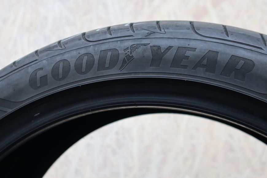 Літні шини Goodyear 259 фото