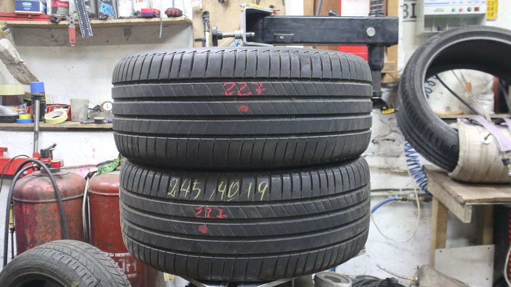 Літні шини Bridgestone 227 фото
