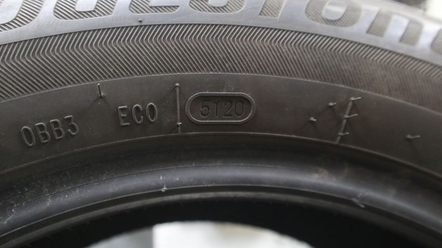 Літні шини Bridgestone 146 фото