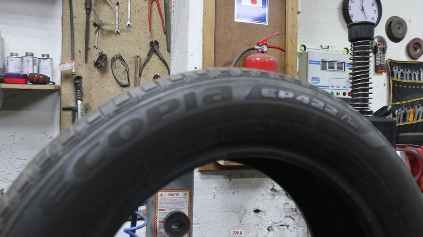 Літні шини Bridgestone 146 фото